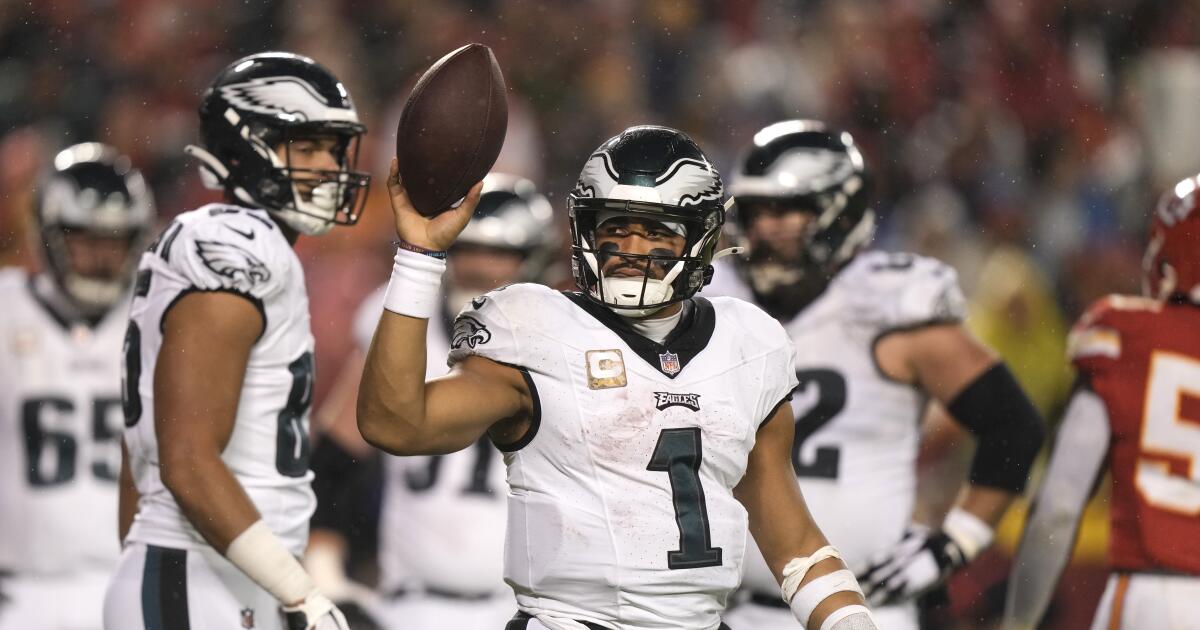 Jalen Hurts leads second-half rally as Eagles beat Chiefs in Super Bowl rematch