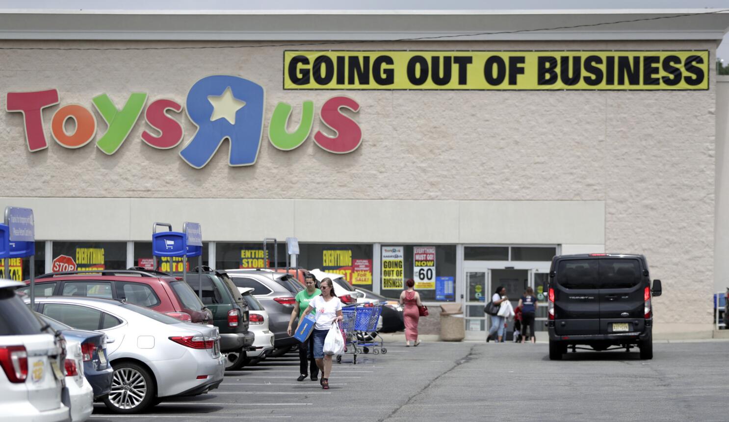 Michaels expands kids' section to win sales Toys R Us left behind
