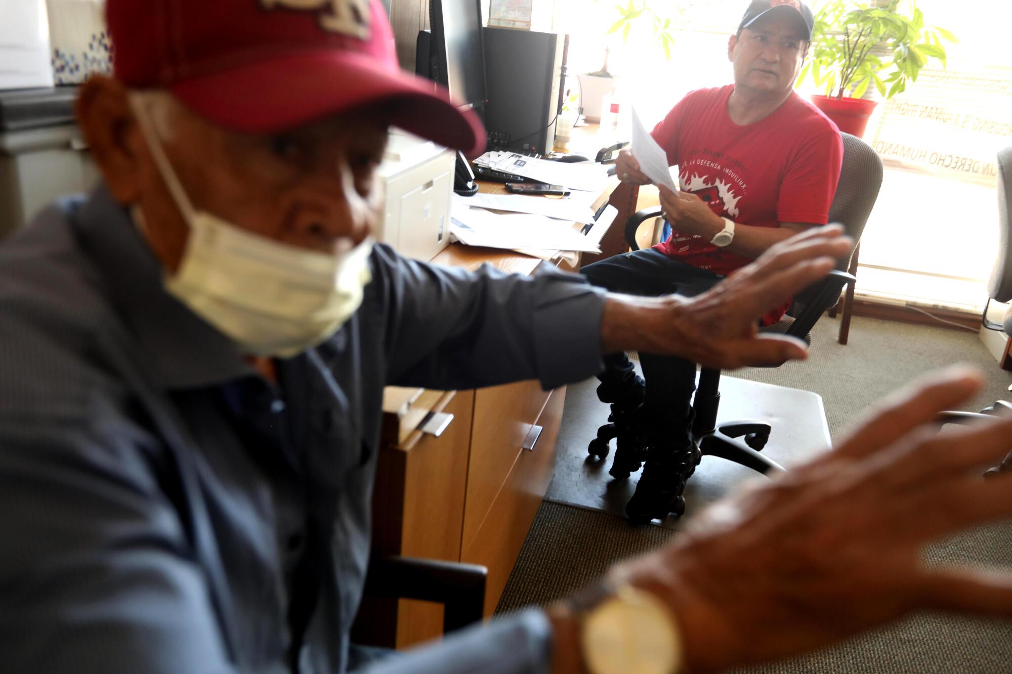 José Félix Cabrera Larios, with Comunidad Empoderando Los Angeles, helps a family facing eviction.