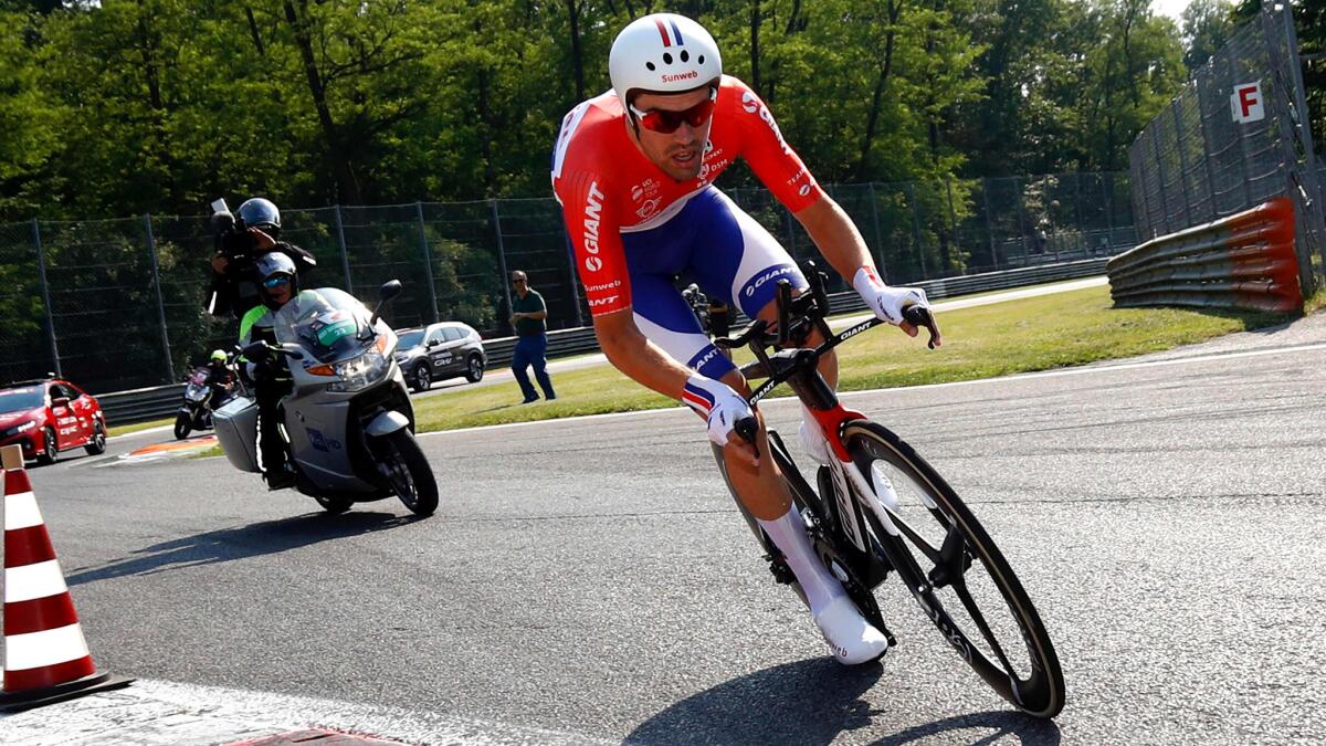 Tom Dumoulin takes a turn during the Giro d'Italia time trial on Sunday.