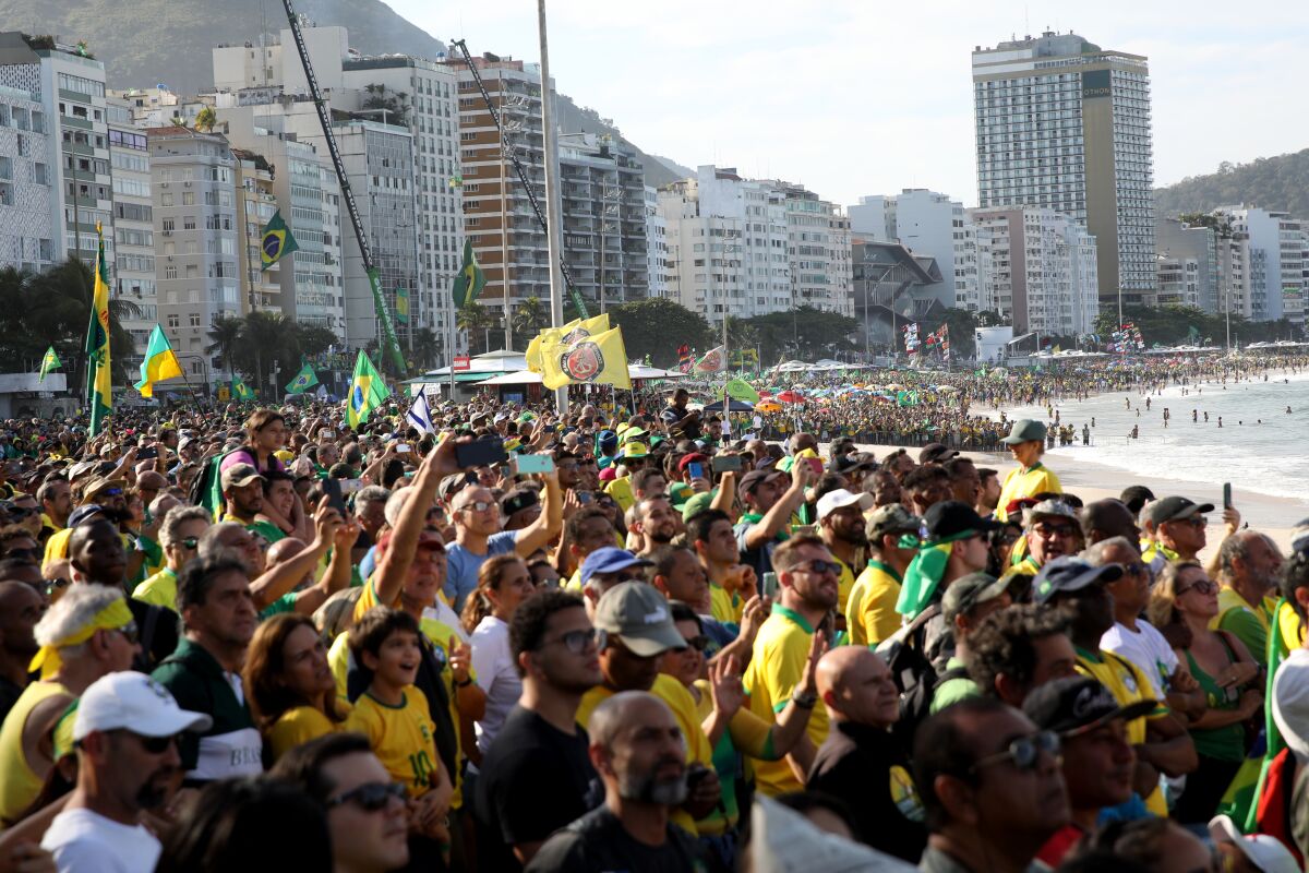 Brezilya Devlet Başkanı Jair Bolsonaro'nun destekçileri.