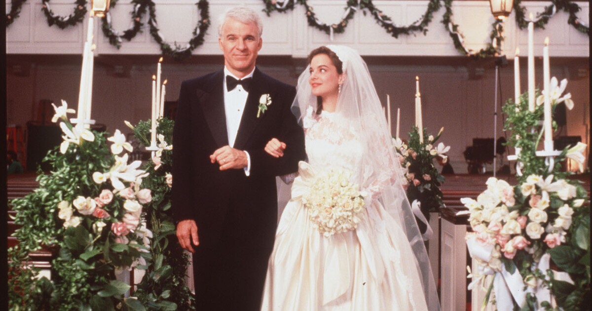 Netflix S Father Of The Bride Reunion Gets A Dose Of 2020 Los Angeles Times