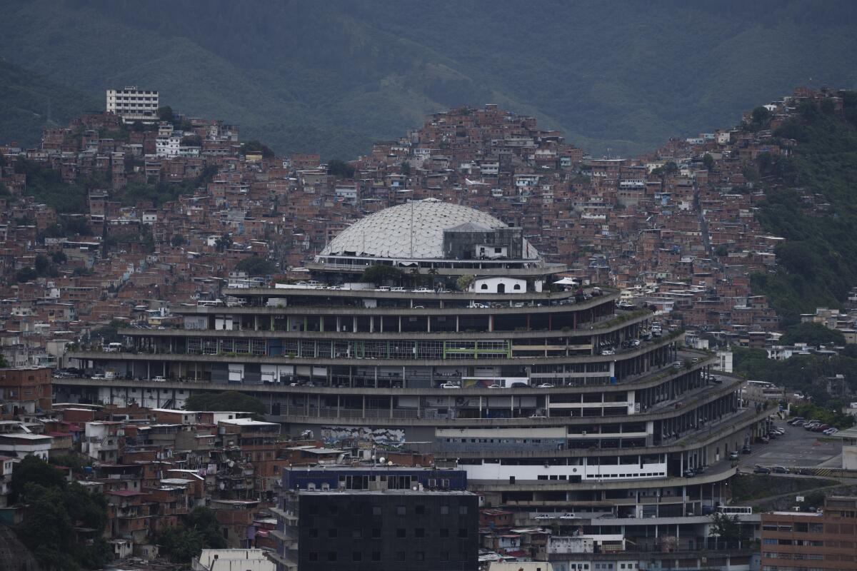 An wide view of Venezuela's National Intelligence Service headquarters