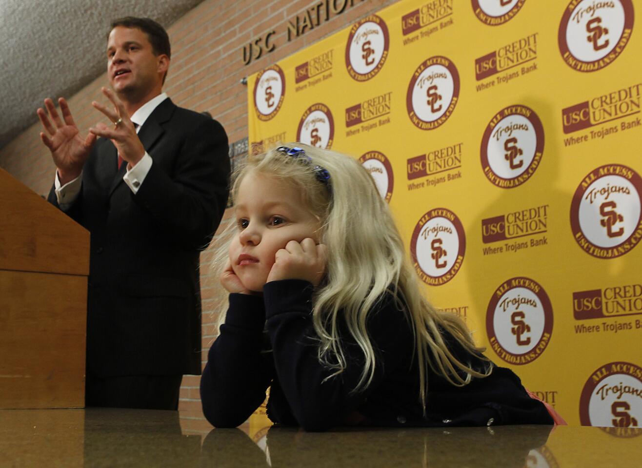 Kiffin introduced at USC