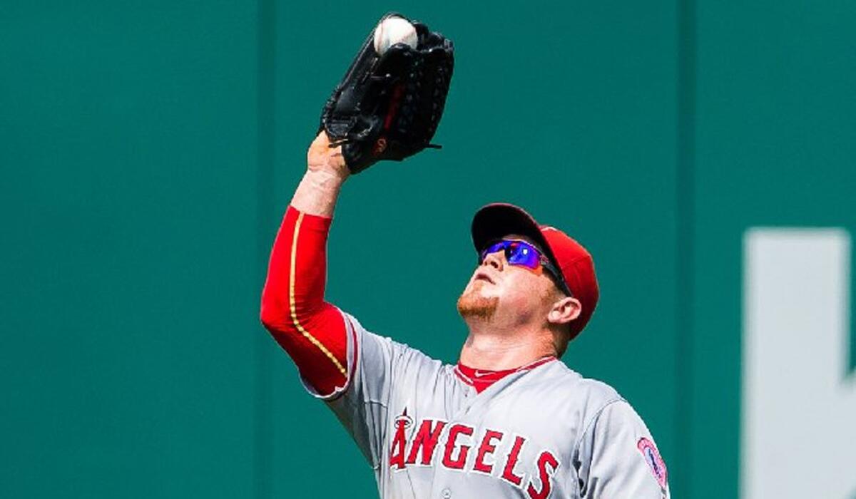 Fly balls were troublesome for the Angels outfield, including right fielder Kole Calhoun, against the Indians on Sunday.