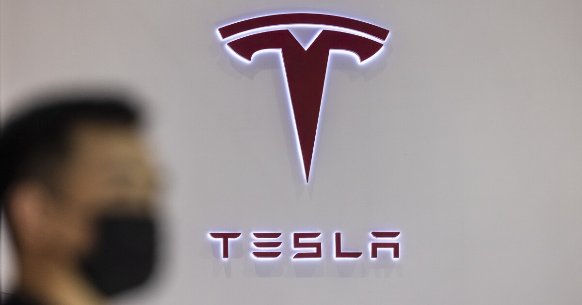 Elon Musk conferma che Tesla licenzierà il 3,5% dei suoi impiegati d’ufficio