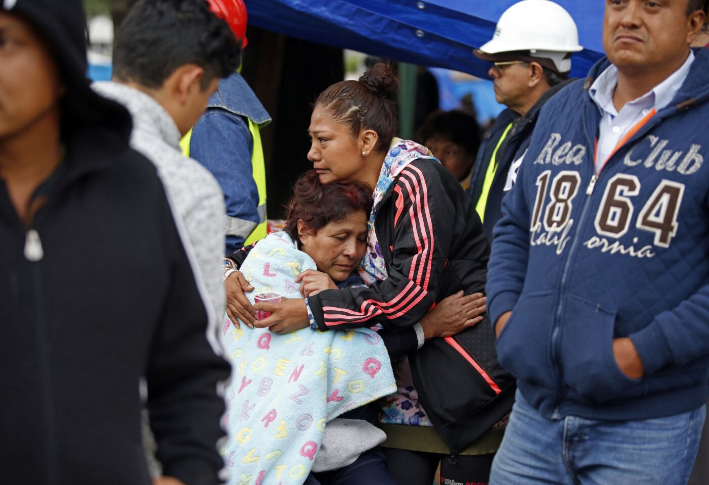 In Mexico, scenes of desolation and hope as the death toll reaches 274 ...