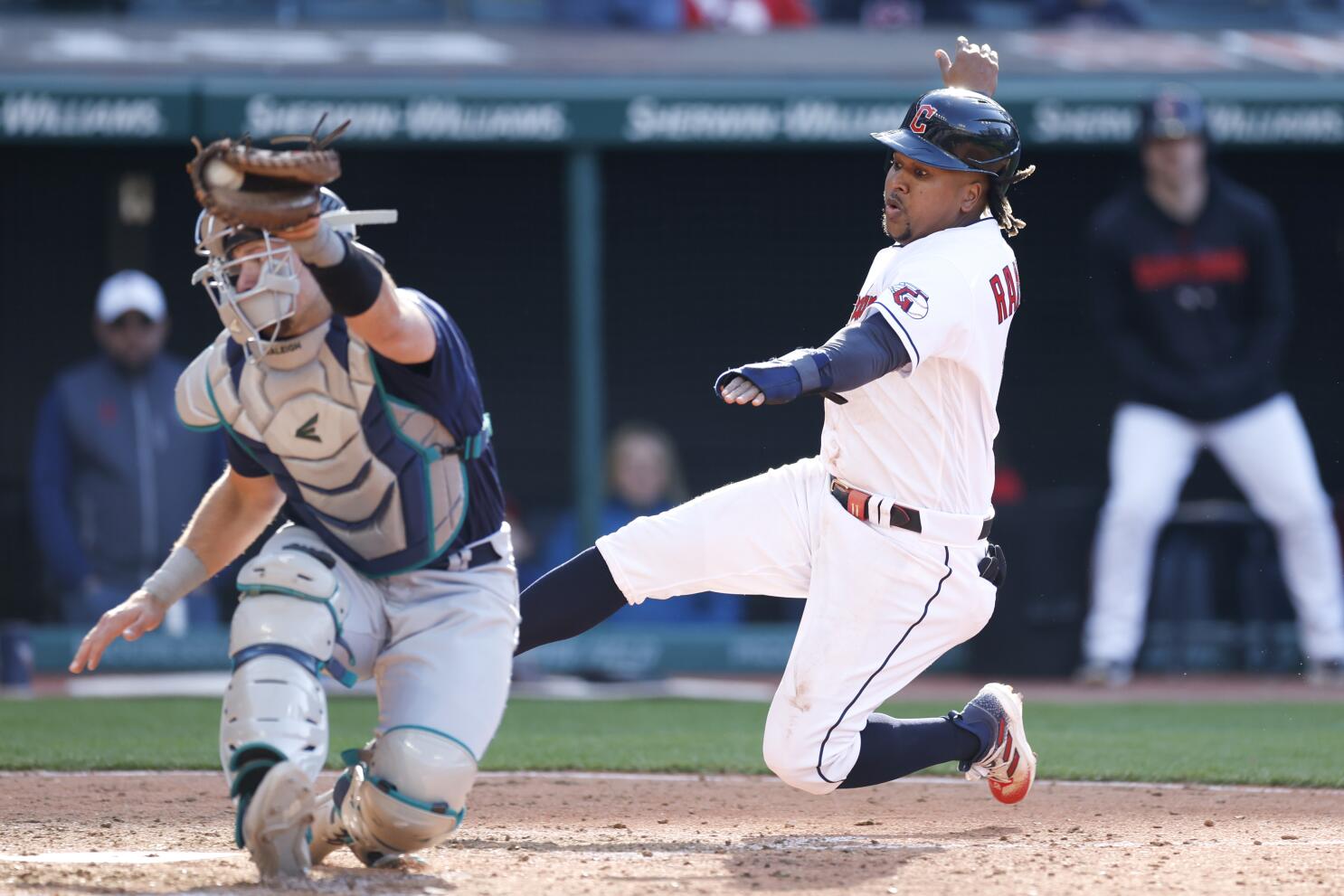 Guardians rally to take down Dodgers 8-3