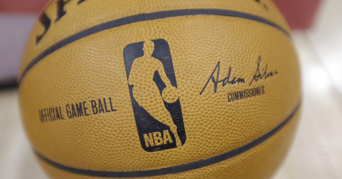 Comment Jerry West est devenu le logo de la NBA et pourquoi il n’en était pas content