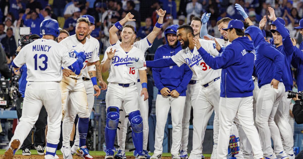 Max Muncy caps his 3-homer night with walk-off blast in Dodgers' win - Los Angeles Times