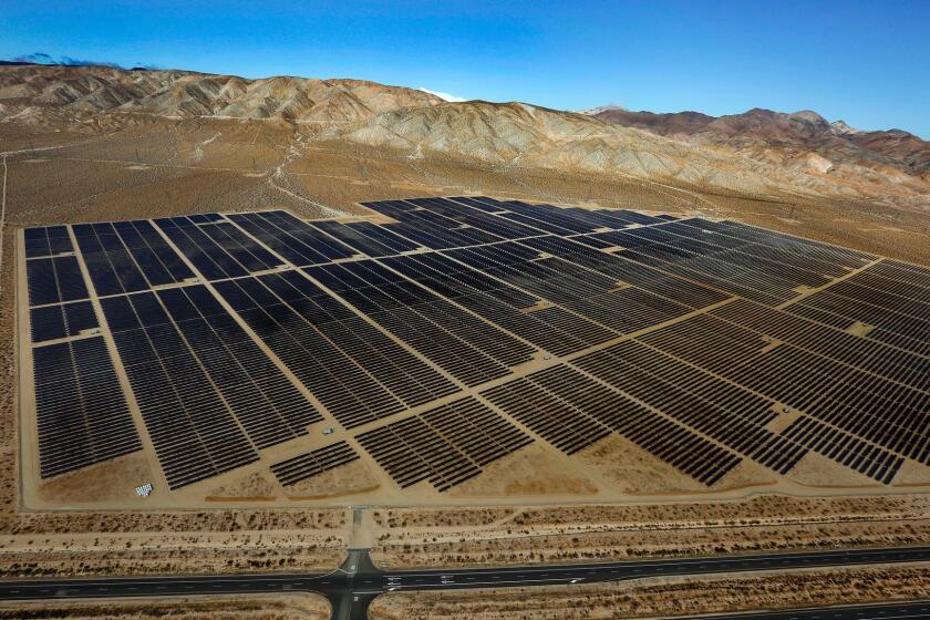KERN COUNTY, CA-OCTOBER 3, 2016: Overall, shows the RE (recurrent energy) Cinco Solar Facility in Kern County, operated by the Los Angeles Department of Water and Power, that produces 60 MW of solar power. (Mel Melcon/Los Angeles Times)