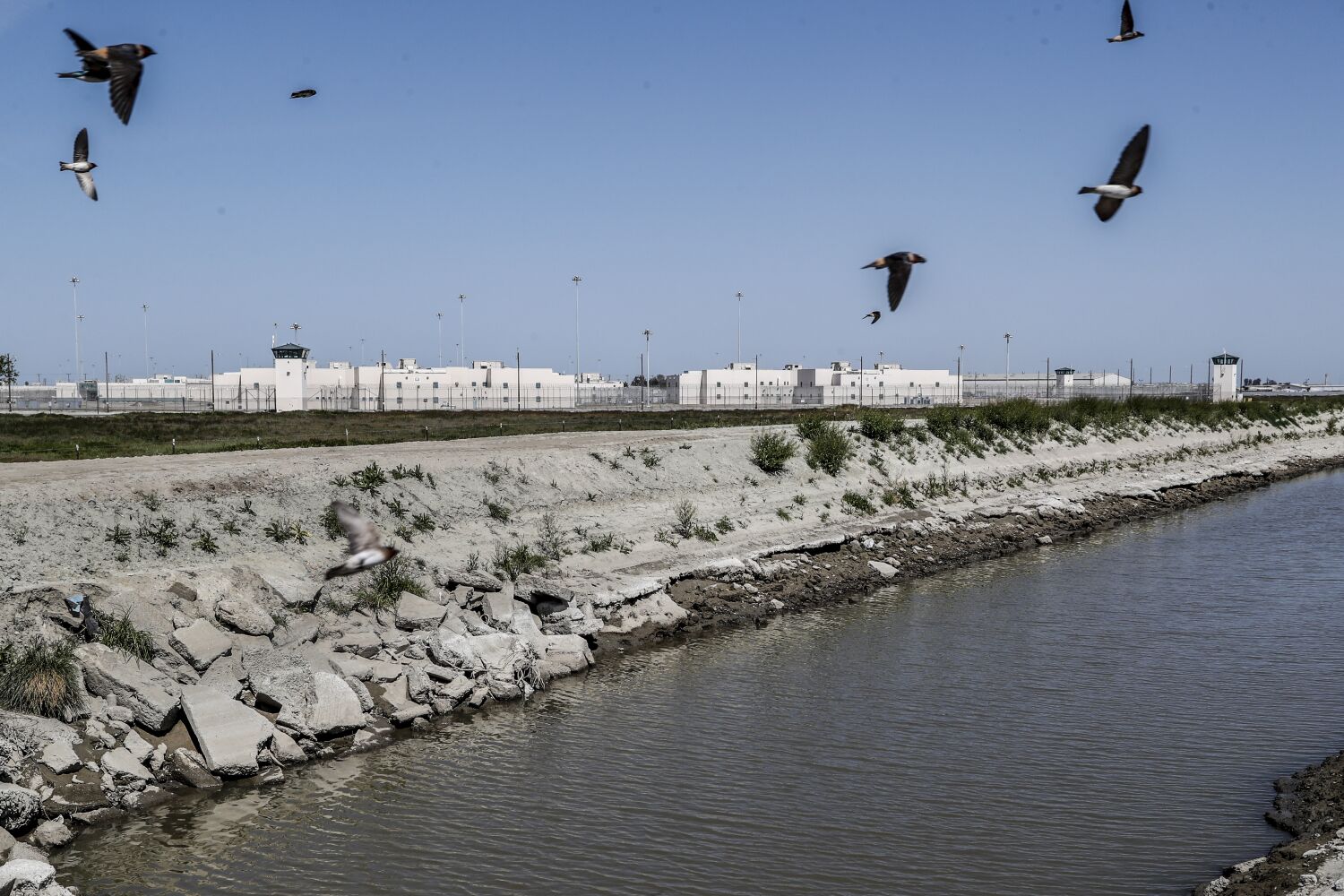 State will pay to raise levee protecting Corcoran city and prison complex from flooding