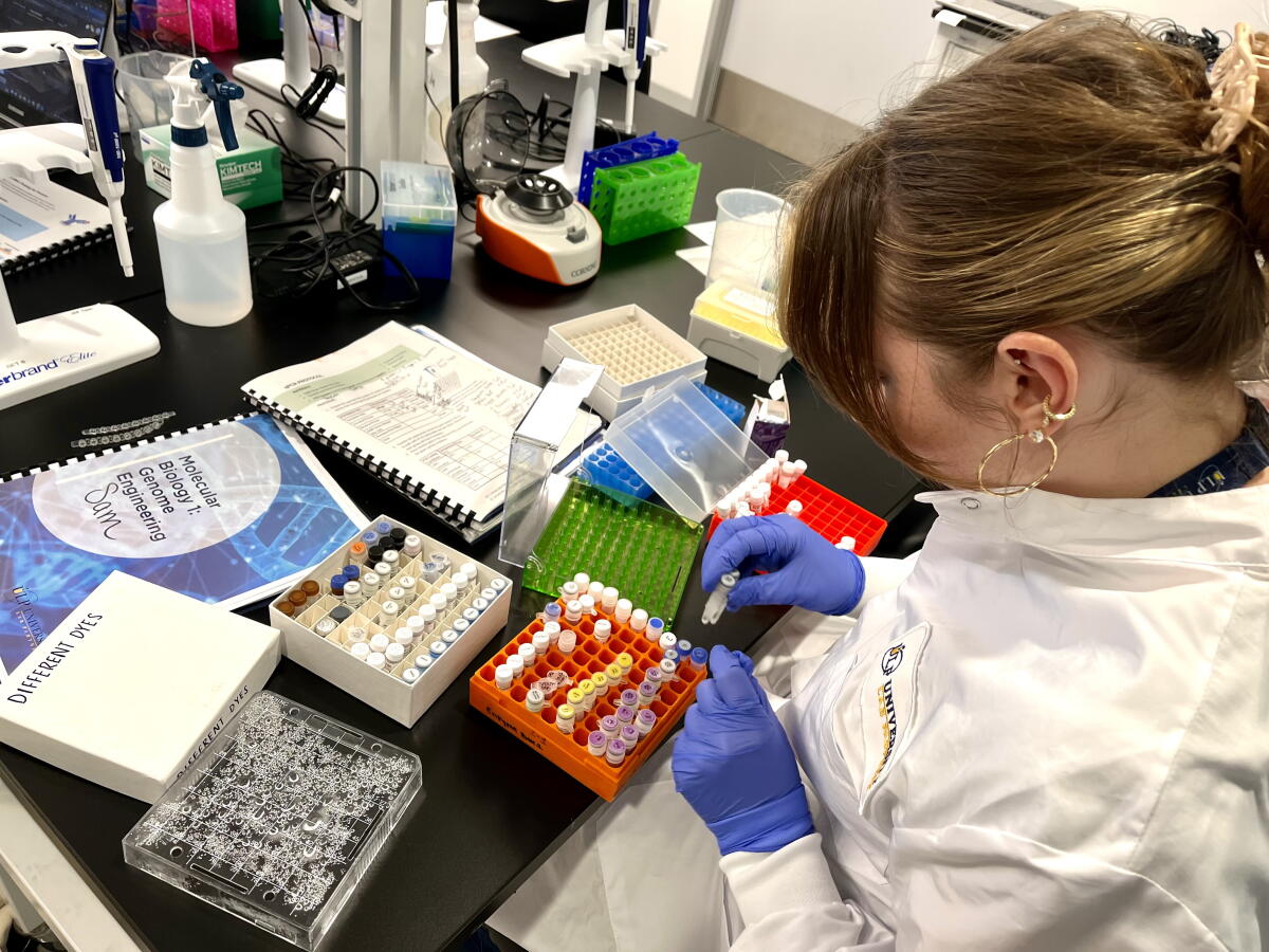 Medical Technology Using Stem STEM-based program in Irvine fosters next generation of med tech talent ...