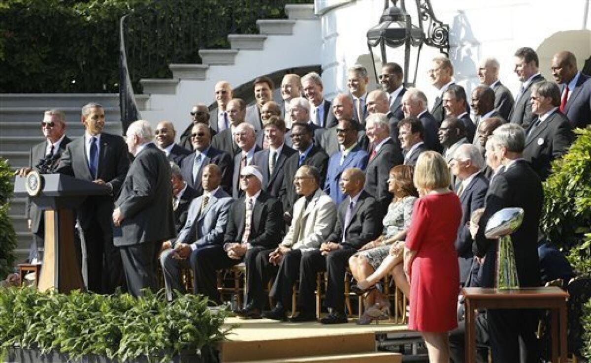 1985 Chicago Bears Team (Super Bowl XX Champs) and Walter Payton