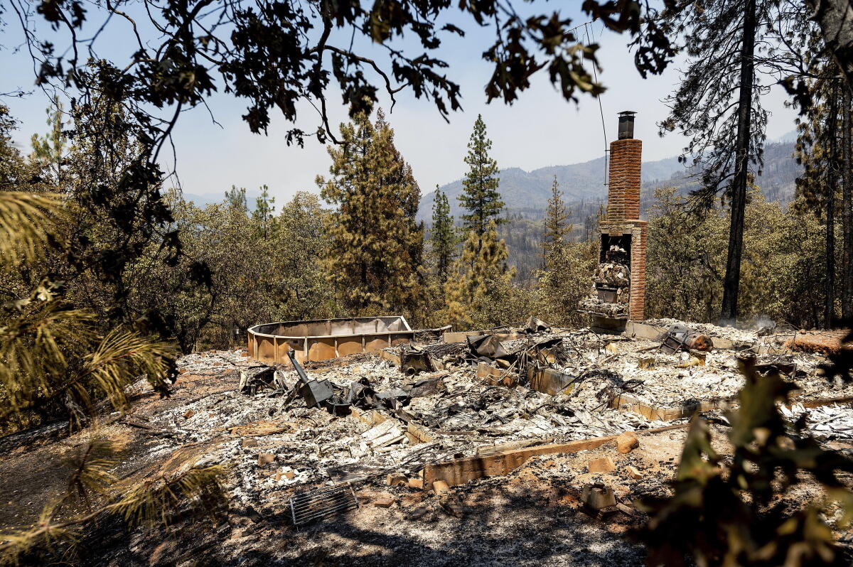 Salt Point Fire Salt fire destroys more than two dozen homes; residents are arrested ...