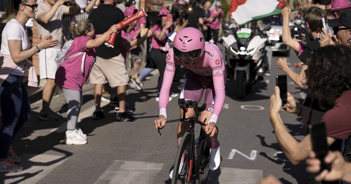 Pogacar ha stupito vincendo la cronometro della settima tappa del Giro d’Italia