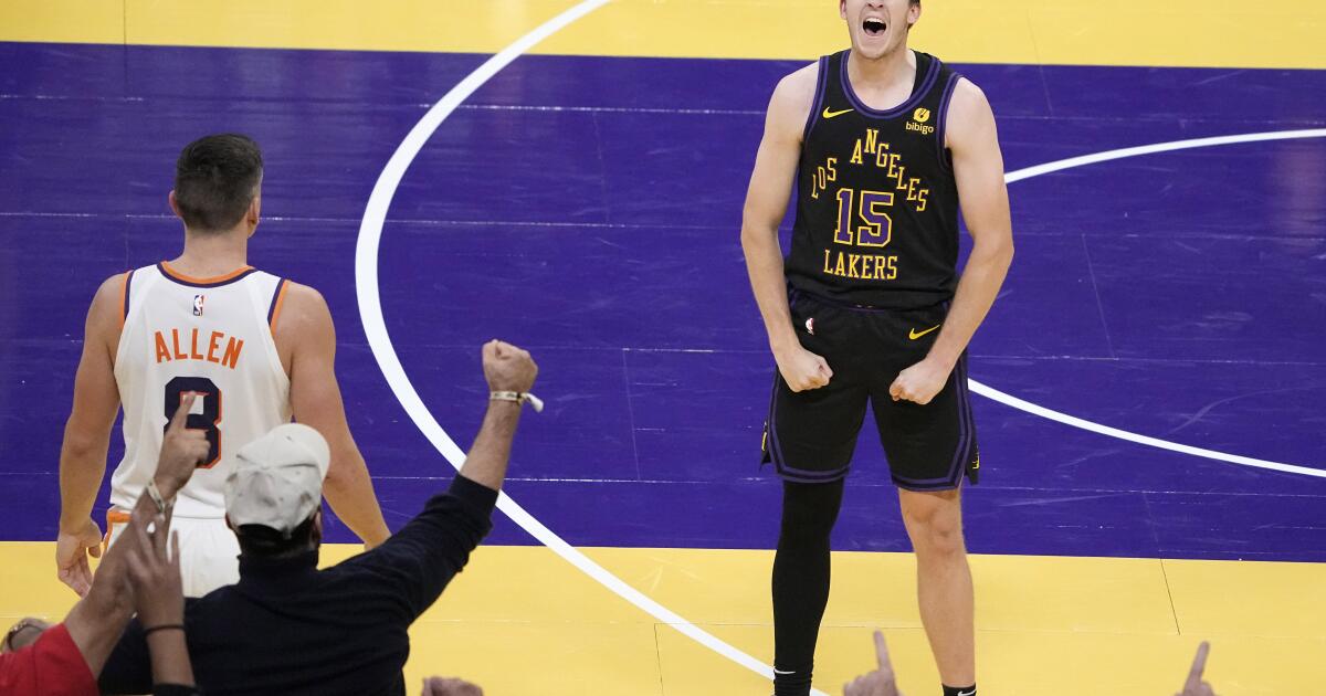 Le panier à trois points d’Austin Reaves permet aux Lakers de dépasser les Phoenix Suns pour un voyage à Vegas