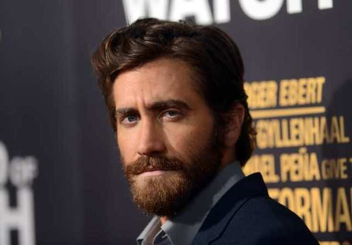 Jake Gyllenhaal arrives at the premiere of "End of Watch."