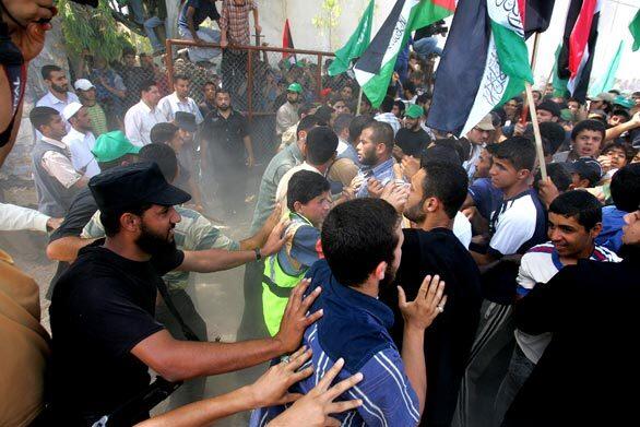 Friday: The Day In Photos Hamas Egypt border