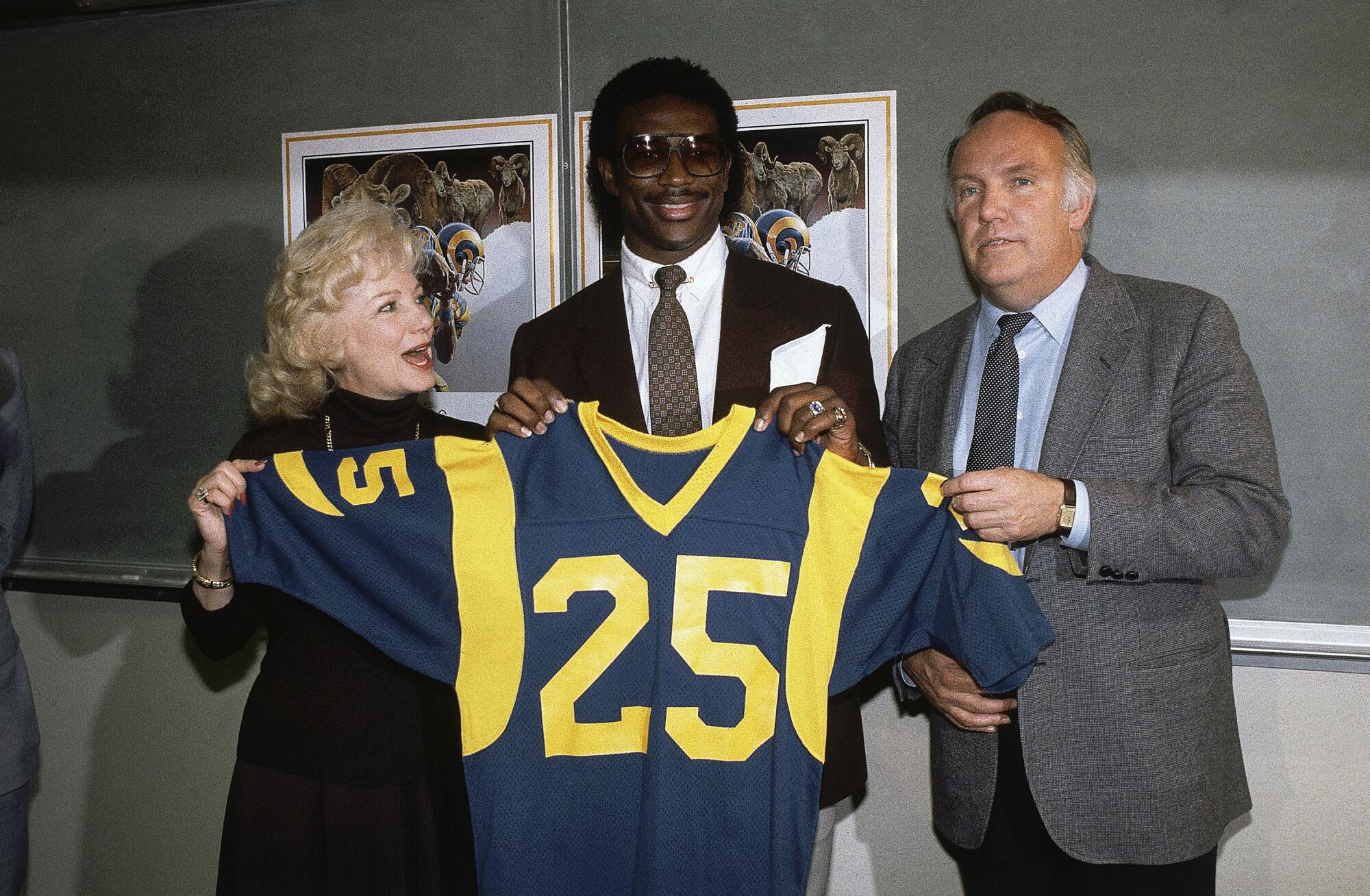 Book excerpt: Eric Dickerson on pain, racism he absorbed in NFL