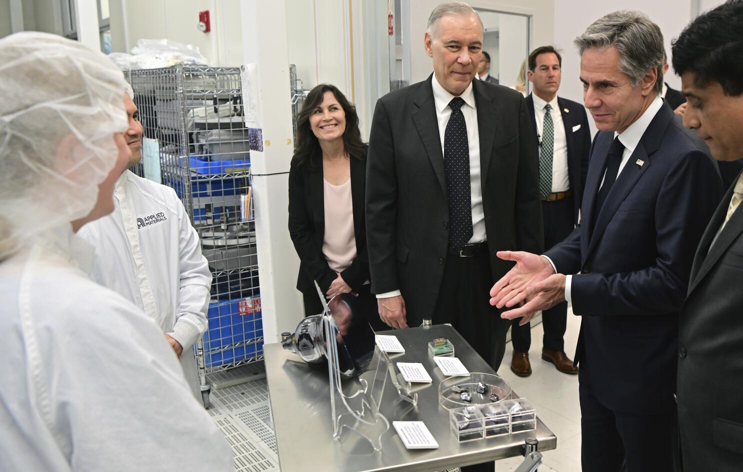 Applied Materials plans $4-billion computer chip research center