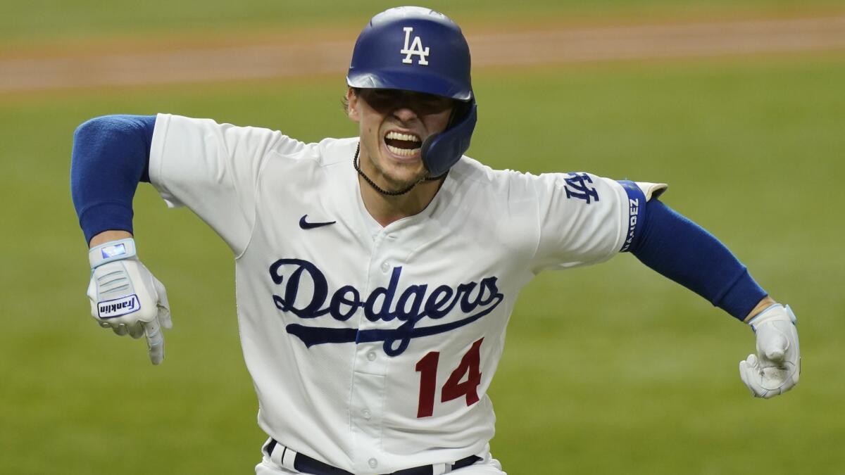 Kiké Hernandez returns to Dodgers dugout, ready to contribute in