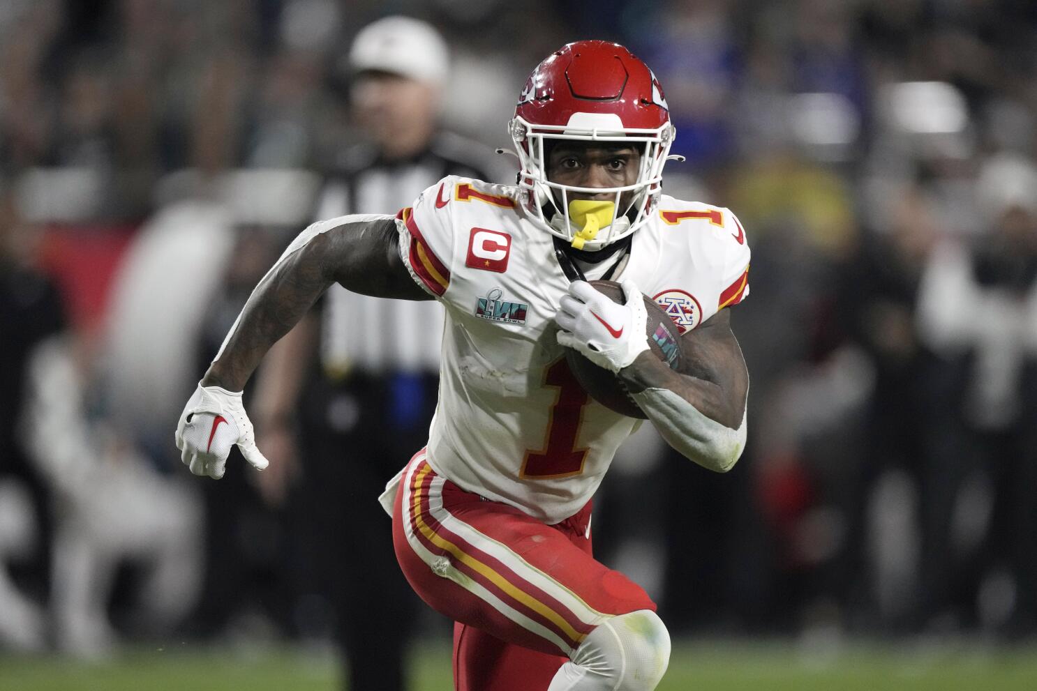 Chiefs re-sign McKinnon, decline 5th year on Edwards-Helaire - The San  Diego Union-Tribune