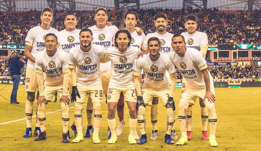 El América estrenó su título de campeón de la Liga MX con empate (1-1) ante Santos, en amistoso celebrado en Houston.