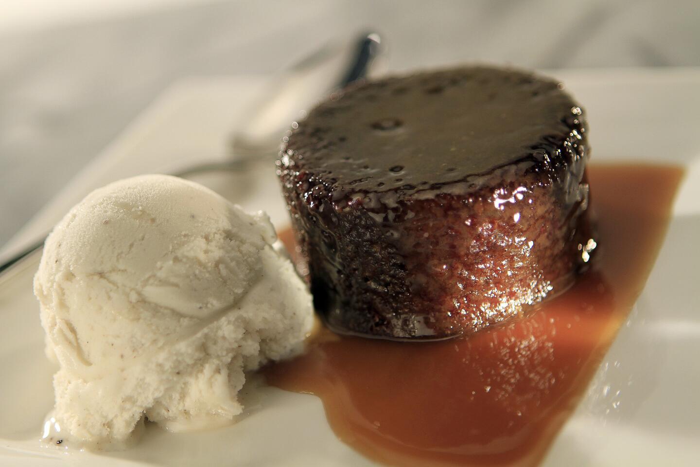 Warm sticky toffee cake