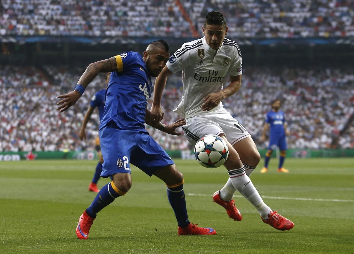 El jugador colombiano del Real Madrid, James Rodríguez, superó la prueba del primer año en España.