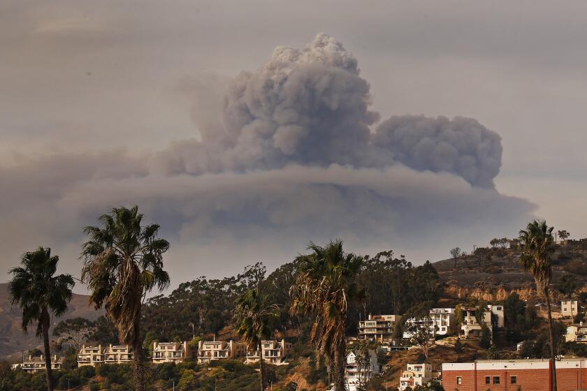 The Thomas fire creates a huge pyrocumulus cloud in December 2017.