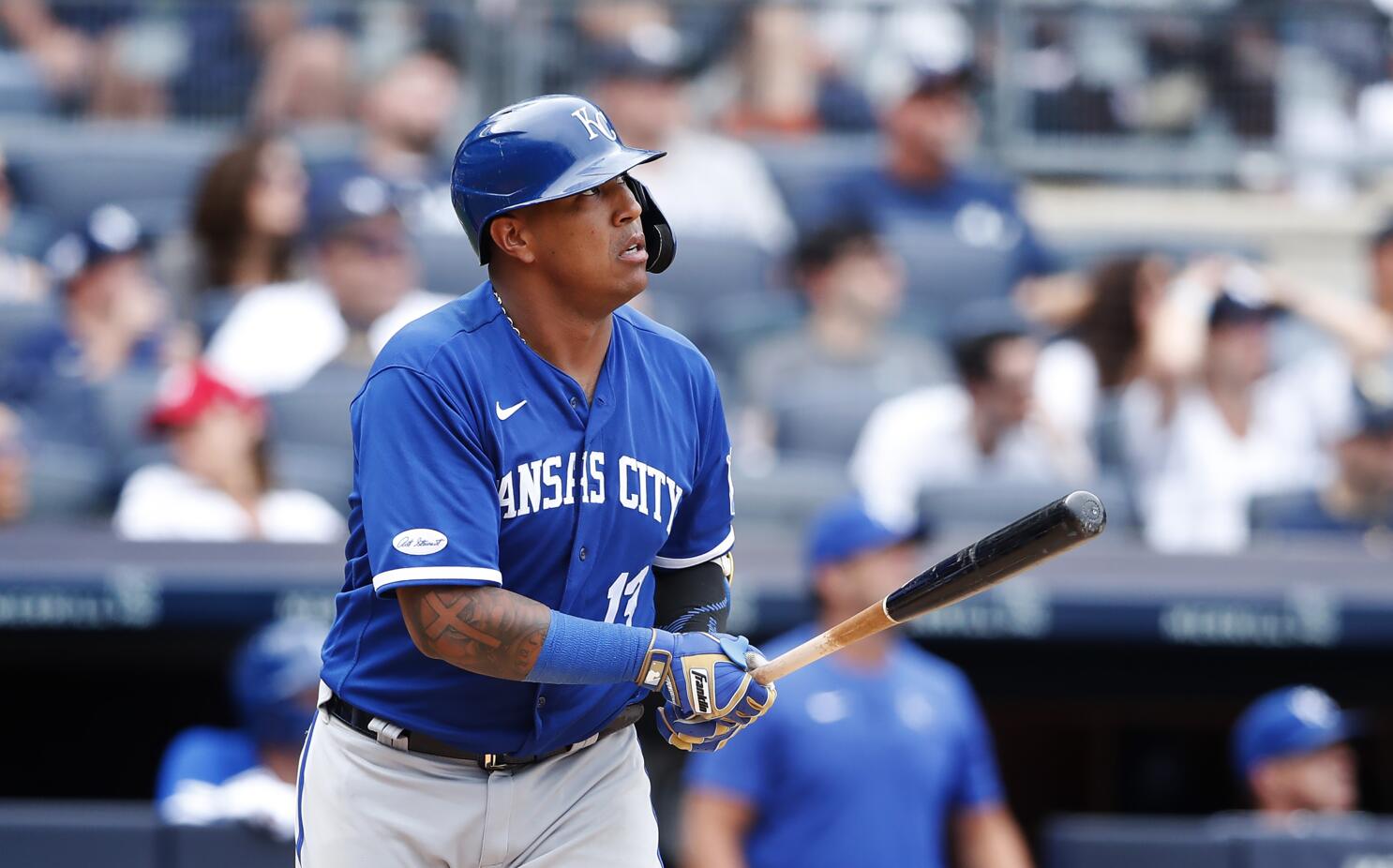 Perez's HR off Holmes in 9th leads Royals over Yanks 8-6 - The San Diego  Union-Tribune