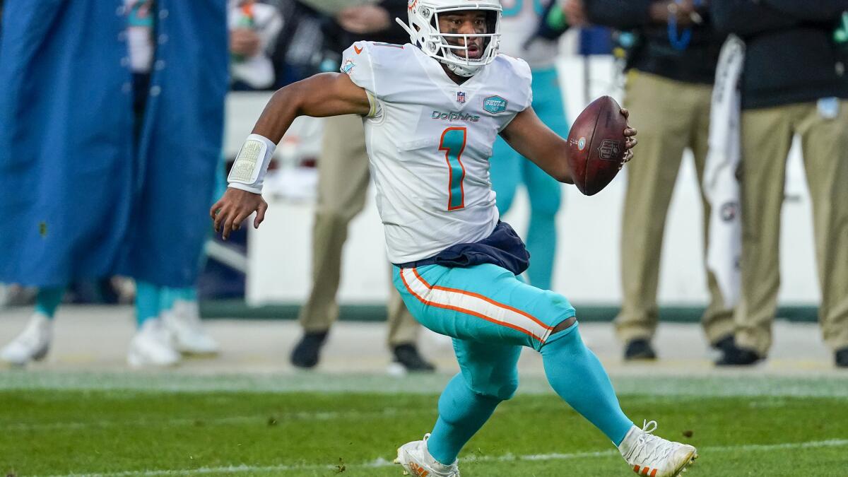 Blitz-happy Dolphins will try to slow Mahomes and Chiefs - The San Diego  Union-Tribune