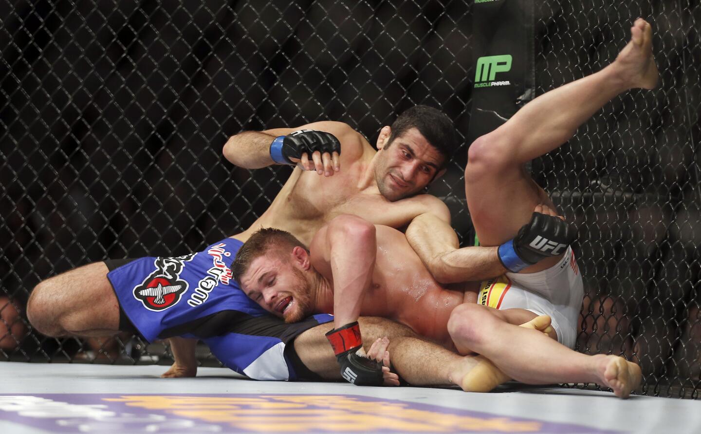 Beneil Dariush, Daron Cruickshank