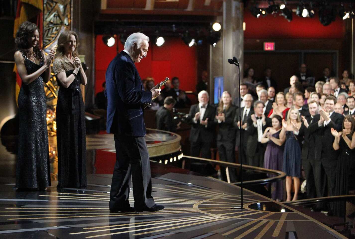 Christopher Plummer accepts his first Academy Award for his supporting role in "Beginners."