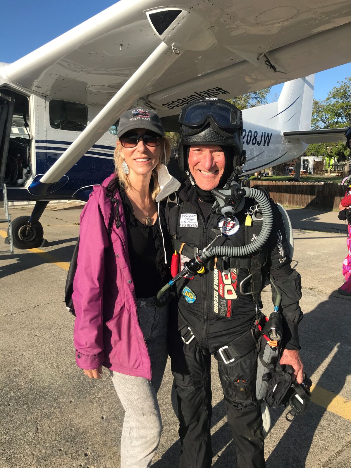Jerry Jackson and wife Nina Jackson just before boarding an aircraft for the 30,000-foot record skydive.