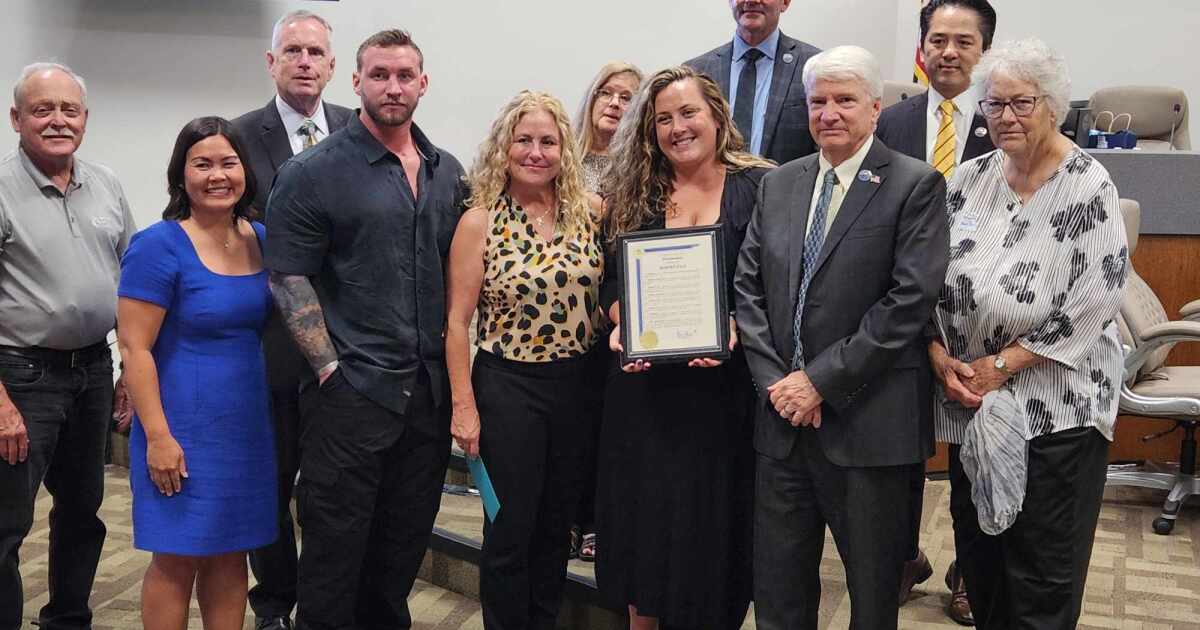 Fountain Valley honors memory of former City Manager Robert Hall - Los Angeles Times