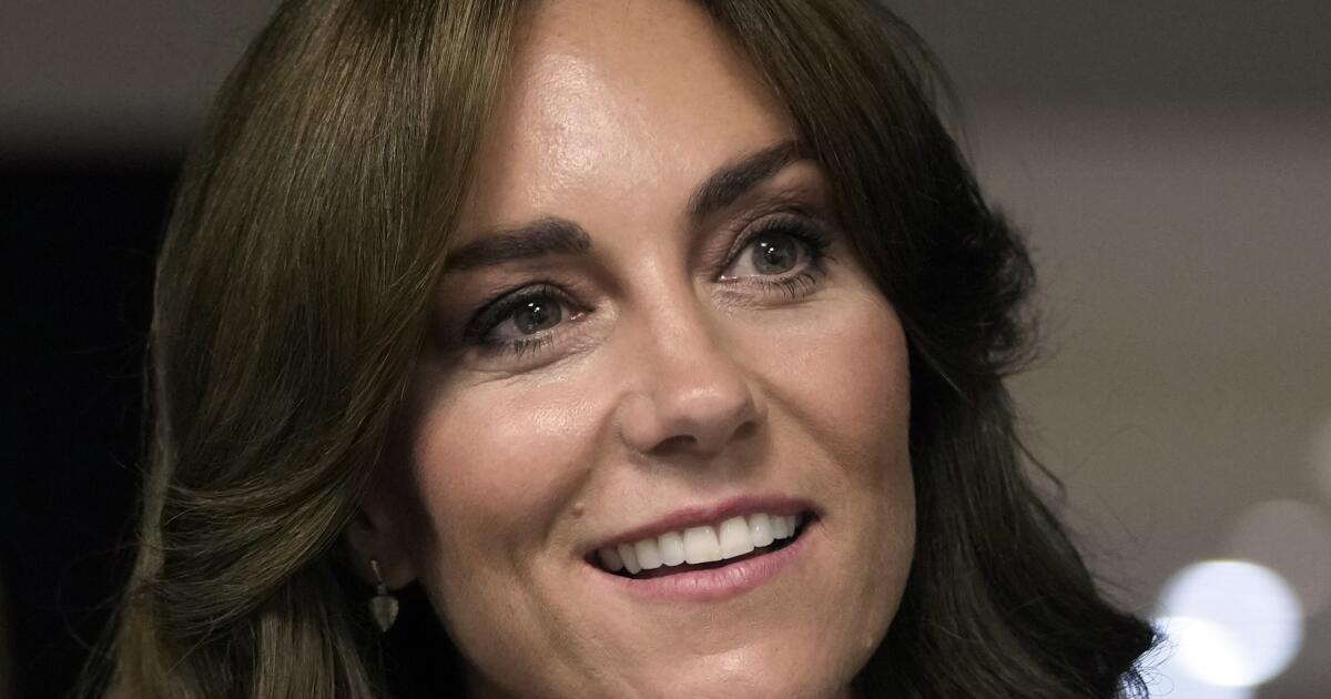 Kate Middleton s’excuse pour la “confusion” sur la photo de famille