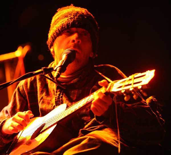 Singer/songwriter Vic Chesnutt died December 25, 2009. He was 45.