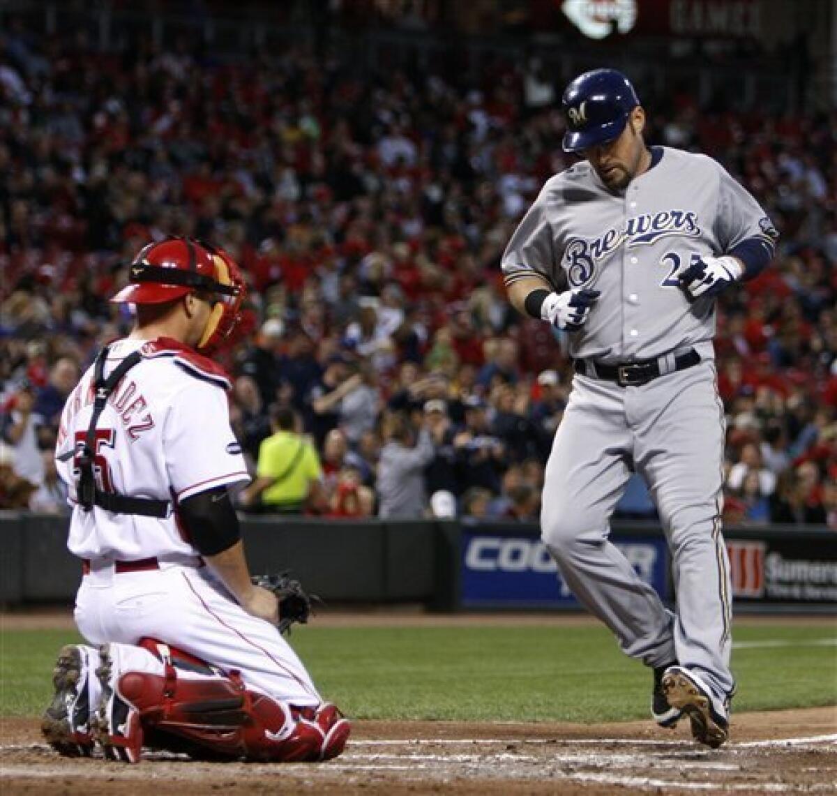 Cincinnati Reds need to help Bronson Arroyo transition out of baseball