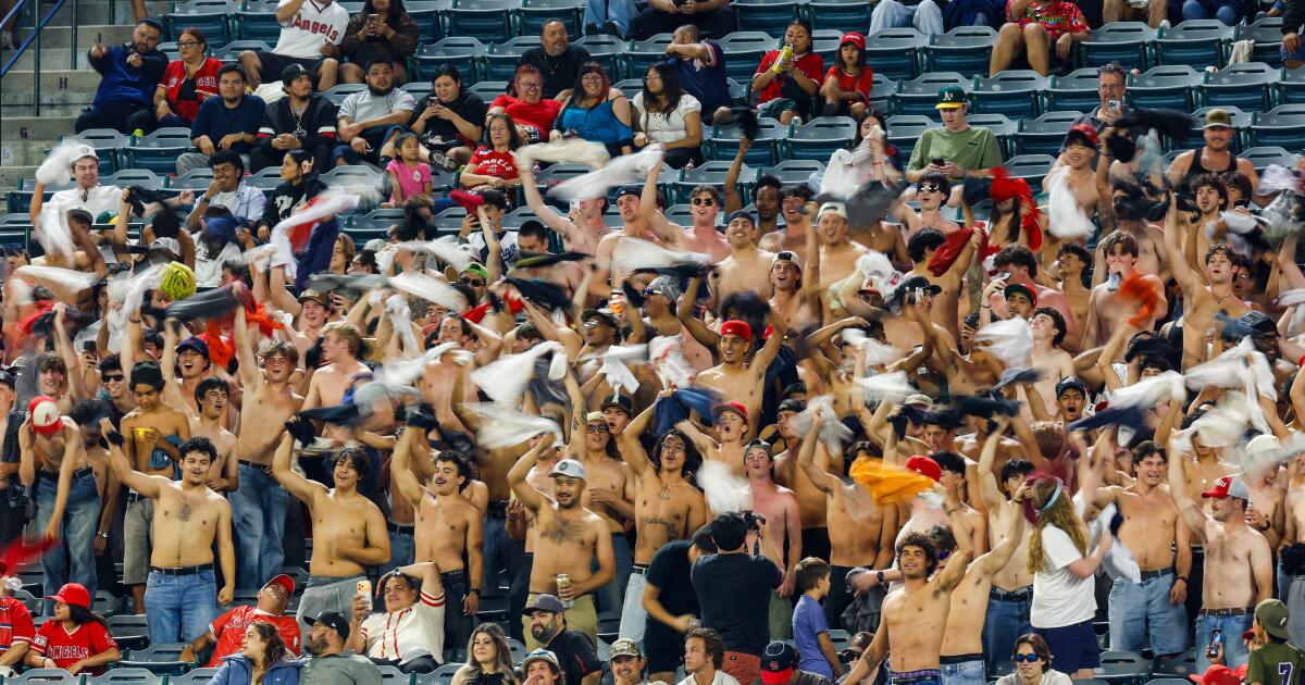 Οι οπαδοί των Frustrated Angels καλούν τον ιδιοκτήτη Arte Moreno να πουλήσει την ομάδα