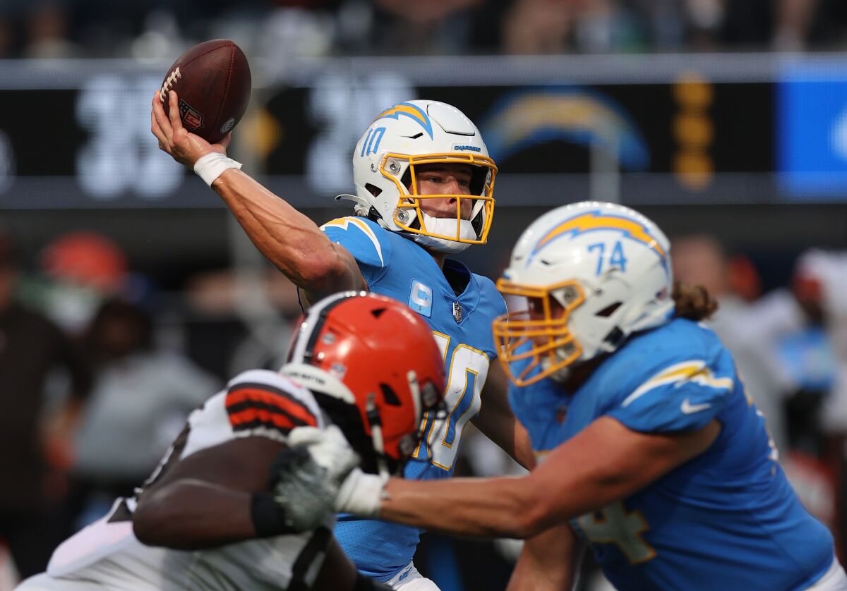 Justin Herbert leads the Chargers to a 47-42 victory against the Cleveland Browns, October 11, 2021 in Inglewood.