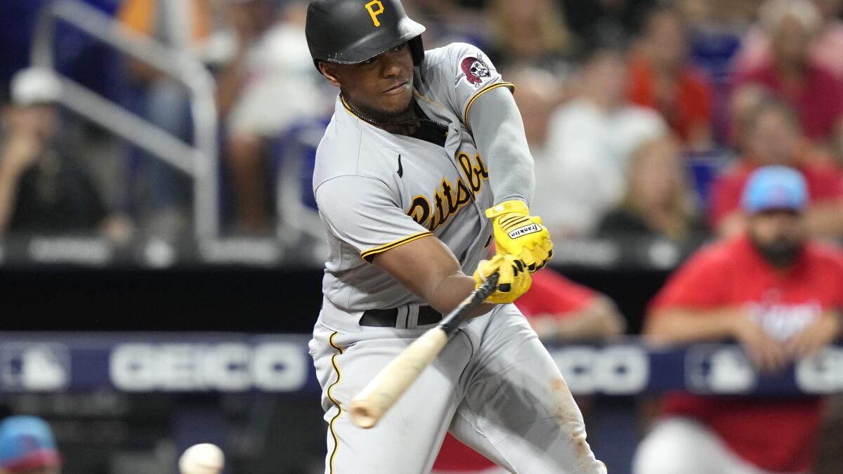 AP Source: Pirates, 3B Ke'Bryan Hayes agree on 8-year deal