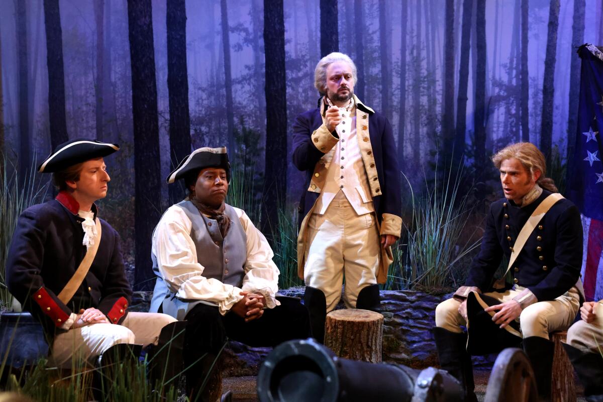 James Austin Johnson, Kenan Thompson, Nate Bargatze como George Washington y Mikey Day "Sábado noche en directo."