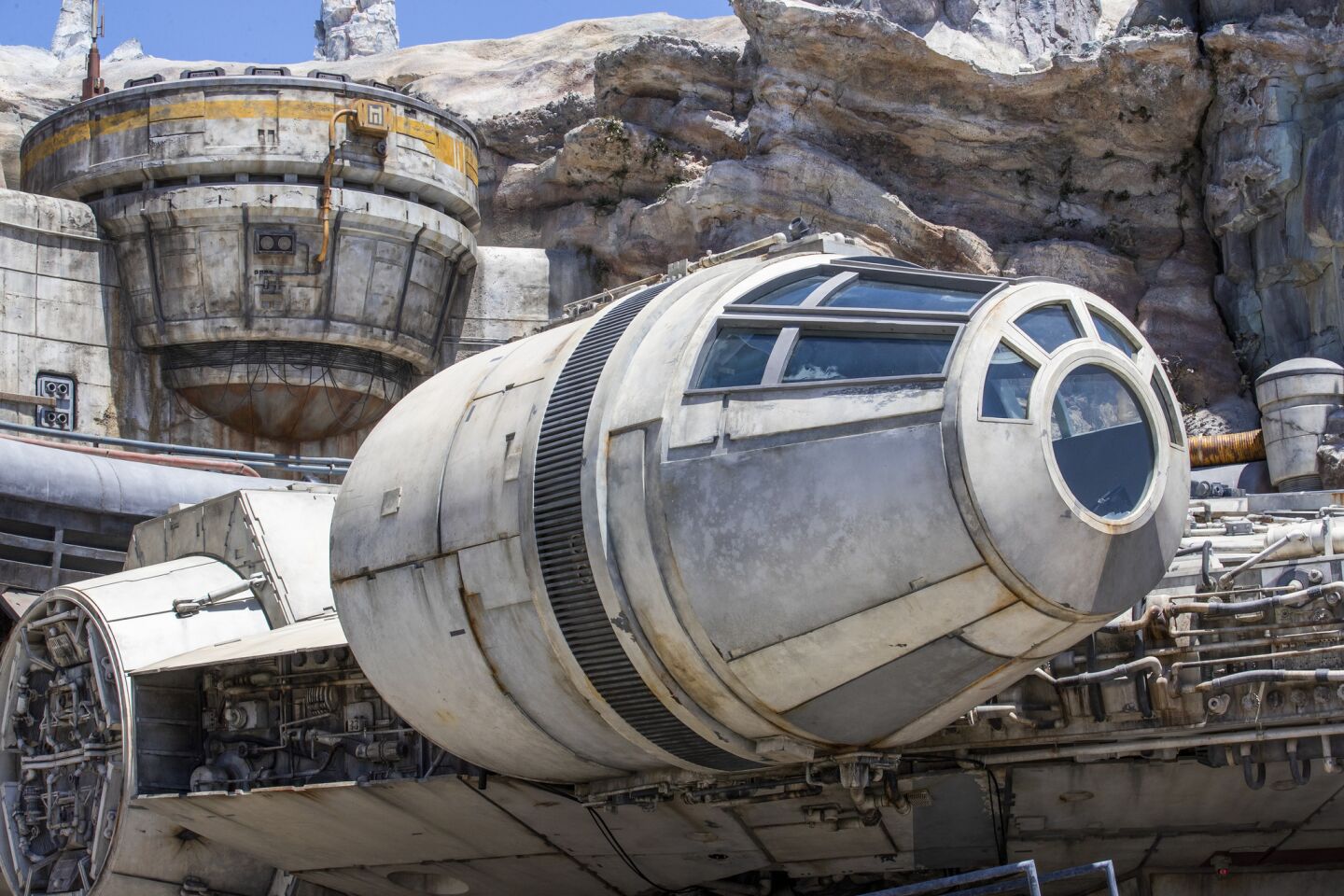 A detailed look at the Millennium Falcon: Smugglers Run ride.