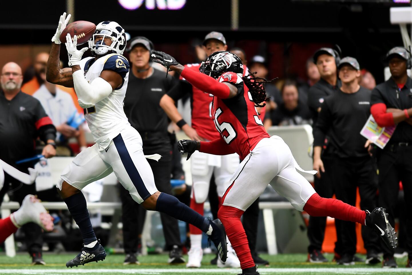 Atlanta Falcons' Jamal Anderson runs in the first quarter of Super