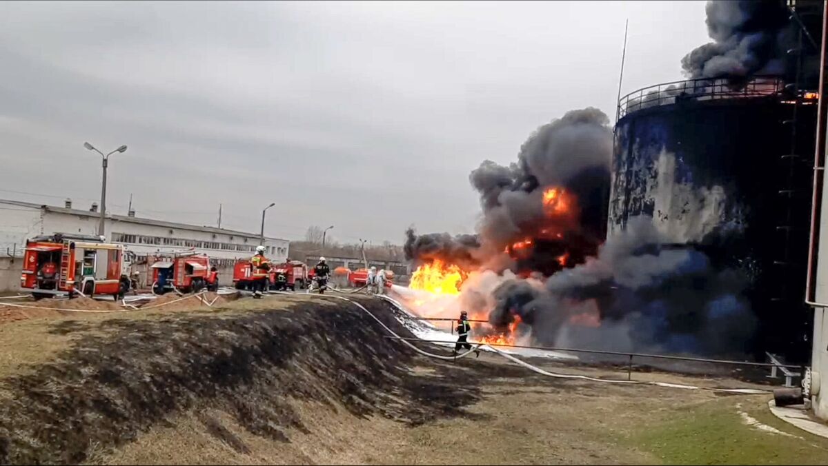 Fire at an oil depot in Belgorod, Russia