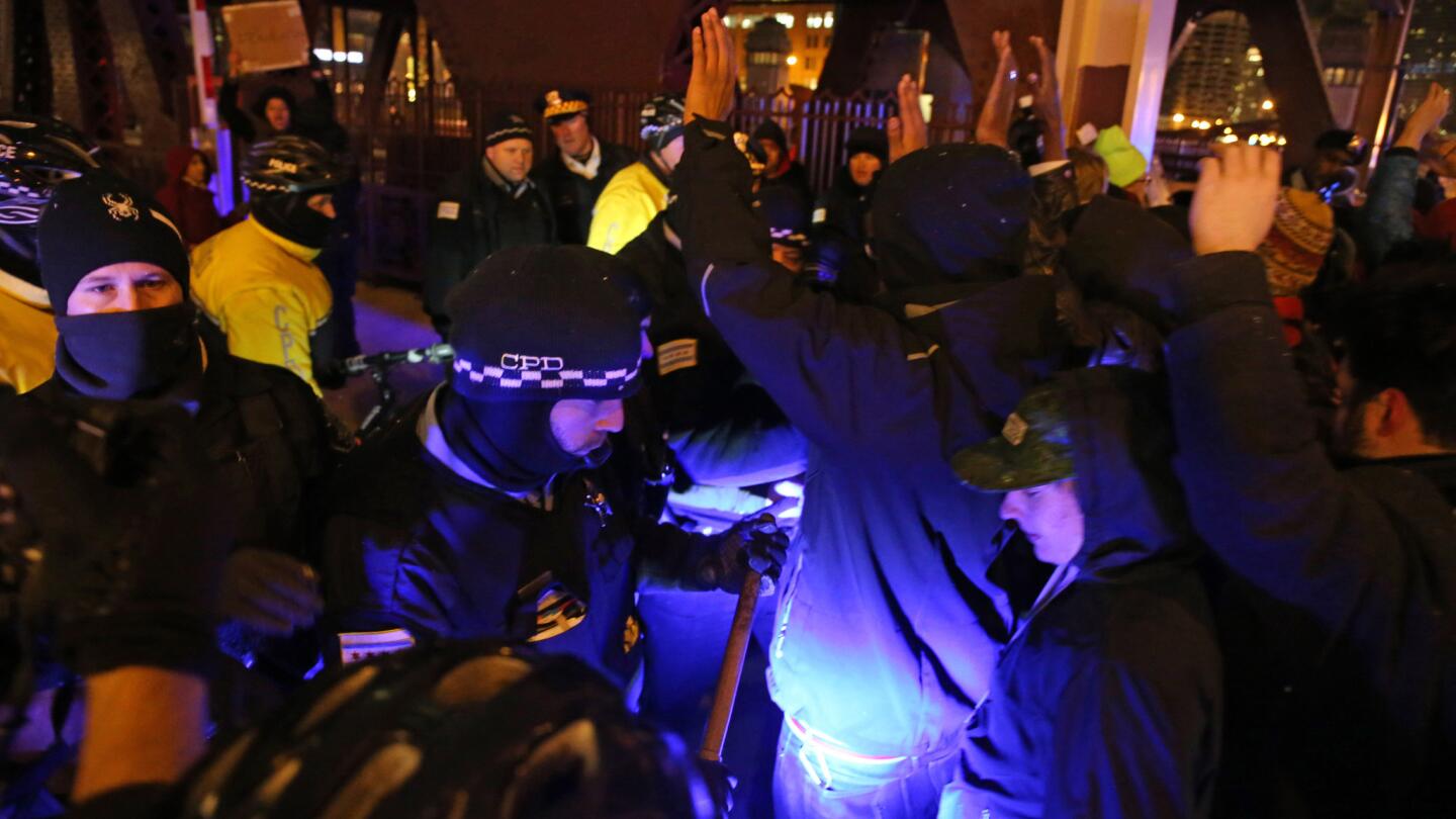 chi-ferguson-protest-in-the-loop-20141124-036