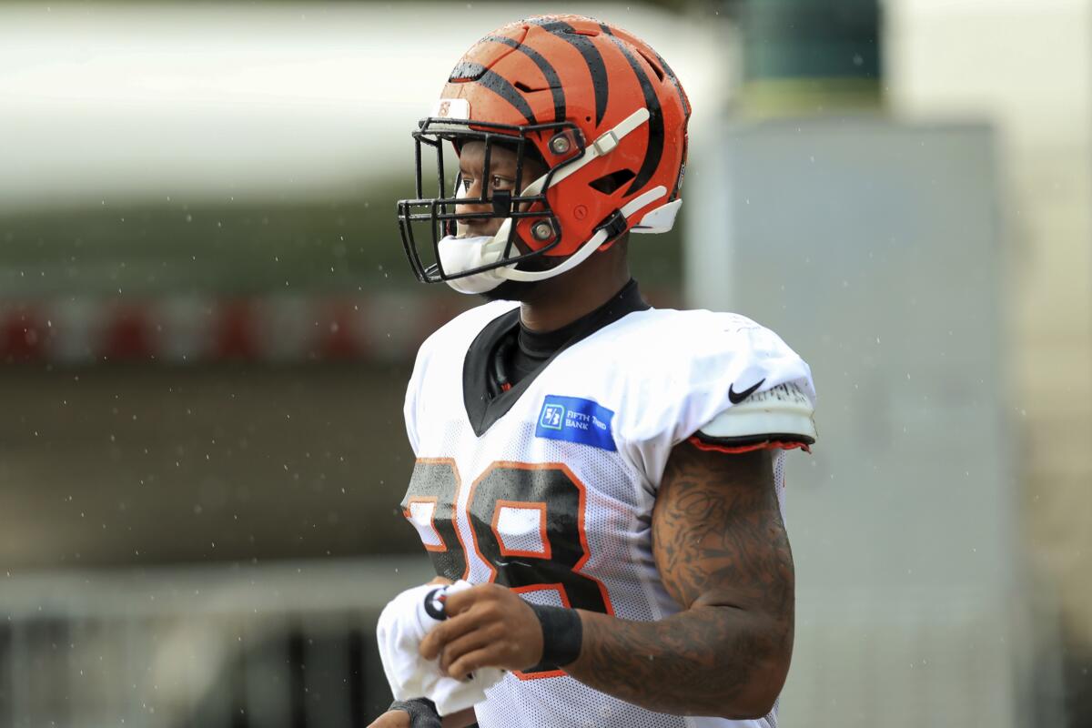 Bengals sign running back Joe Mixon to 4-year extension - The San