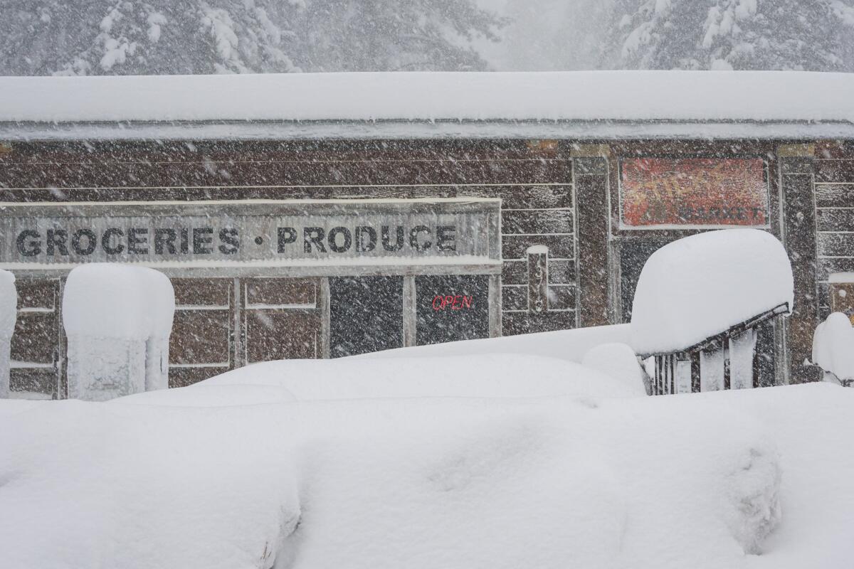 Ski areas shut down as blizzard hits Sierra Nevada